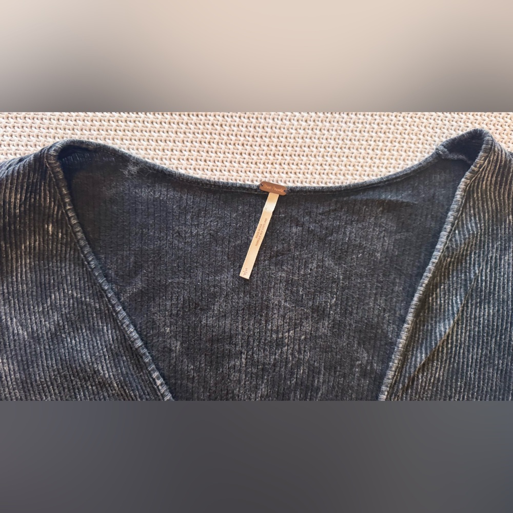 FREE PEOPLE Ribbed Charcoal Grey Black Deep V-Neck Tee T-shirt Top - Picture 11 of 11